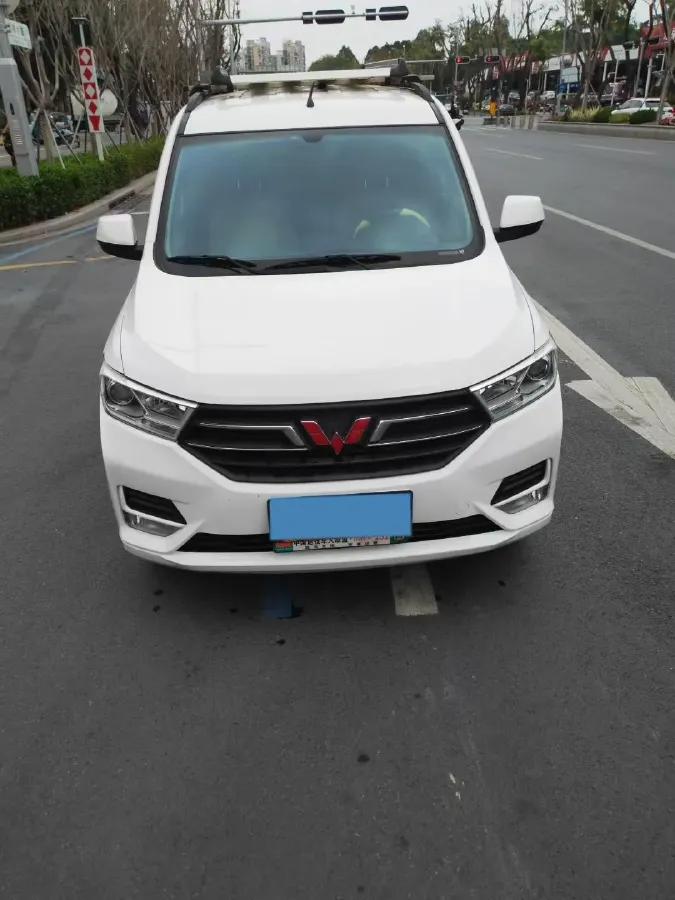 2021 WuLing RongGuang New Truck 1.5L 99HP L4 5MT,autocango,china used car exporter,china ev exporter,chinese used car exporter,chinese used ev exporter