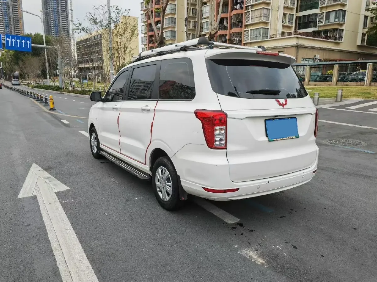 2021 WuLing RongGuang New Truck 1.5L 99HP L4 5MT,autocango,china used car exporter,china ev exporter,chinese used car exporter,chinese used ev exporter