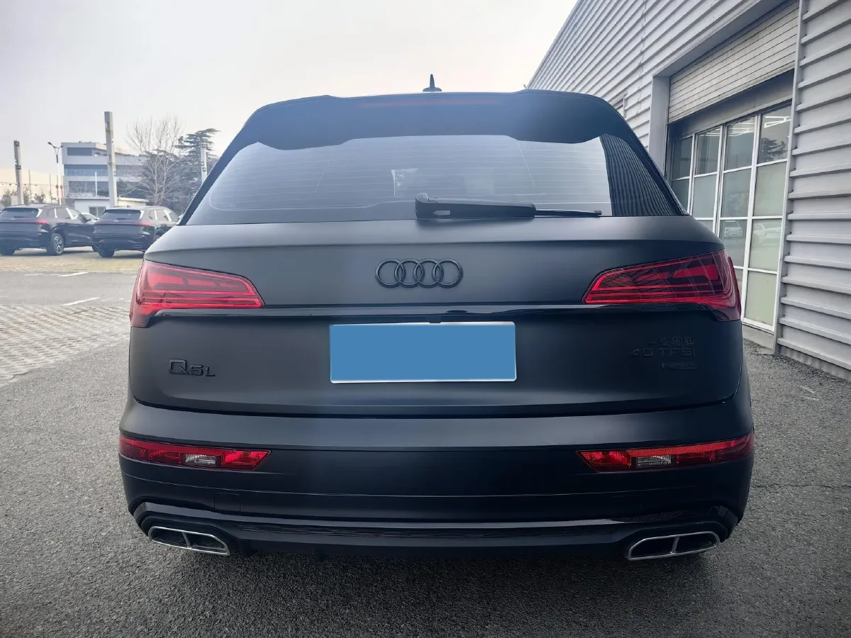 2024 Audi Q5L 2.0T 245HP L4 7DCT,autocango,china used car exporter,china ev exporter,chinese used car exporter,chinese used ev exporter