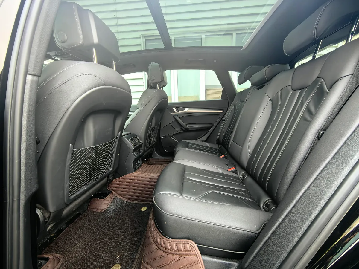 2024 Audi Q5L 2.0T 245HP L4 7DCT,autocango,china used car exporter,china ev exporter,chinese used car exporter,chinese used ev exporter