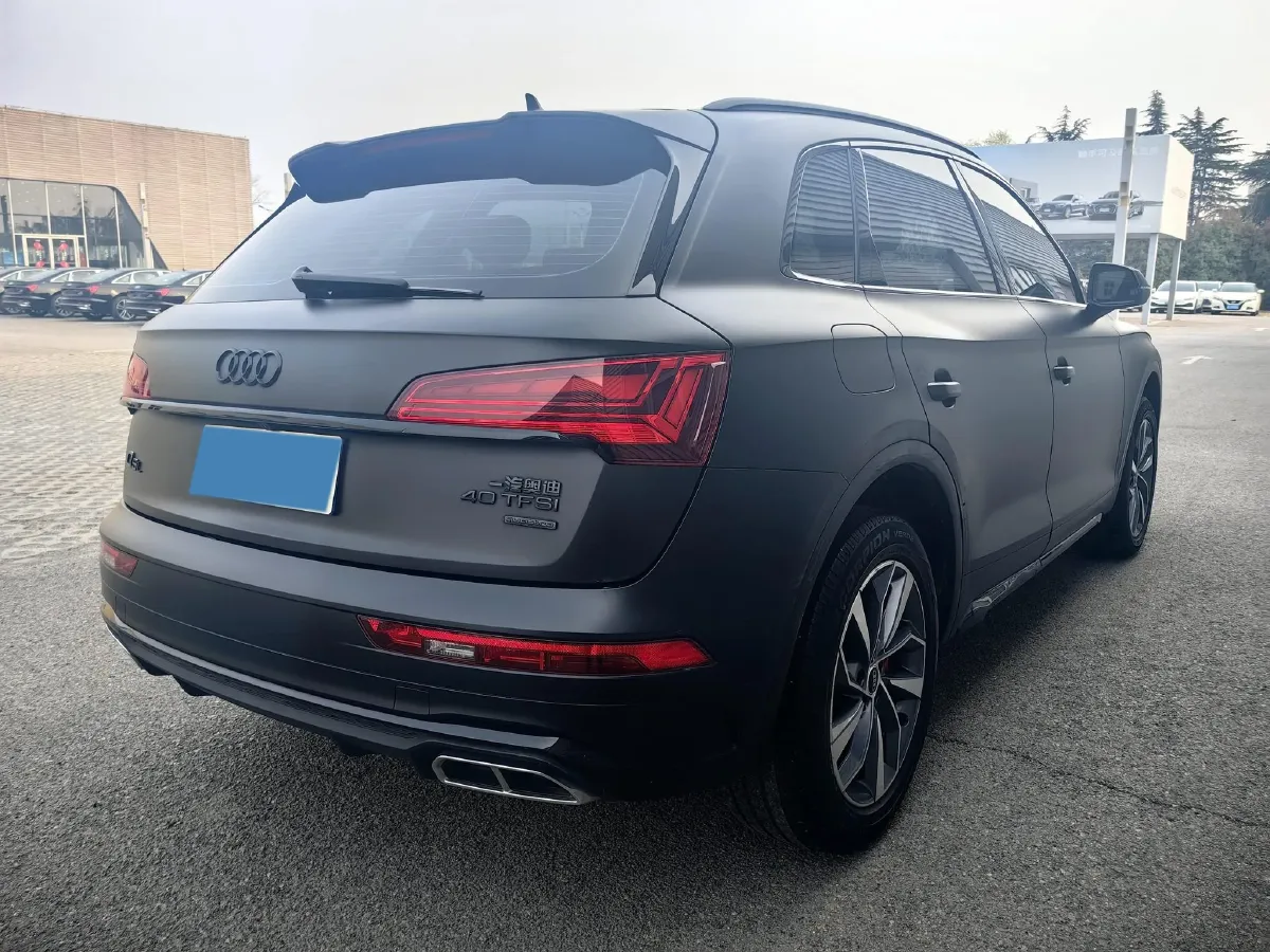 2024 Audi Q5L 2.0T 245HP L4 7DCT,autocango,china used car exporter,china ev exporter,chinese used car exporter,chinese used ev exporter