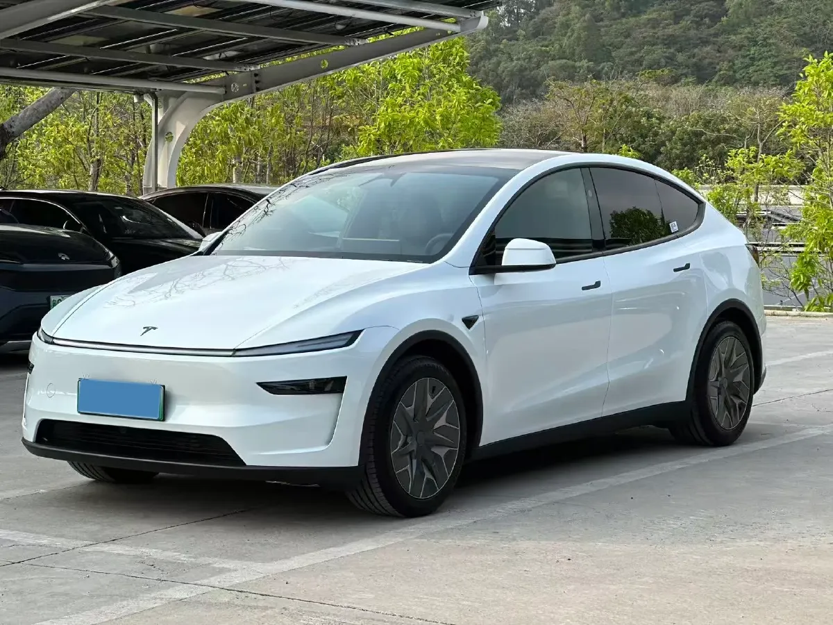 2025 Tesla Model Y L BEV,autocango,china used car exporter,china ev exporter,chinese used car exporter,chinese used ev exporter