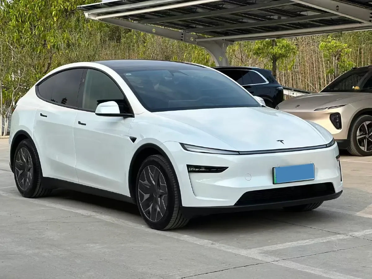 2025 Tesla Model Y L BEV,autocango,china used car exporter,china ev exporter,chinese used car exporter,chinese used ev exporter