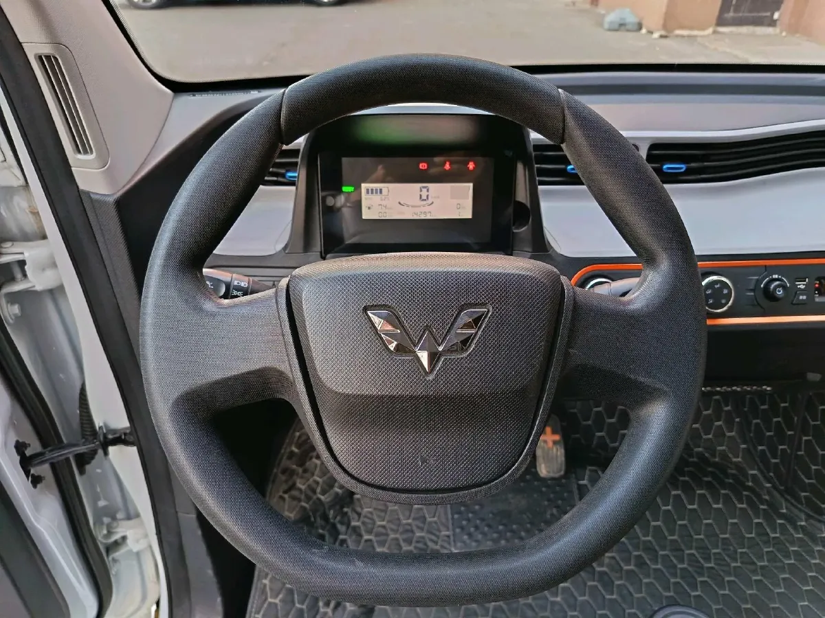 2022 LingBox uni BEV 11.52KWH,autocango,china used car exporter,china ev exporter,chinese used car exporter,chinese used ev exporter