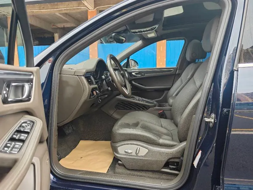 2017 Porsche Macan 2.0T 252HP L4 7DCT,autocango,china used car exporter,china ev exporter,chinese used car exporter,chinese used ev exporter