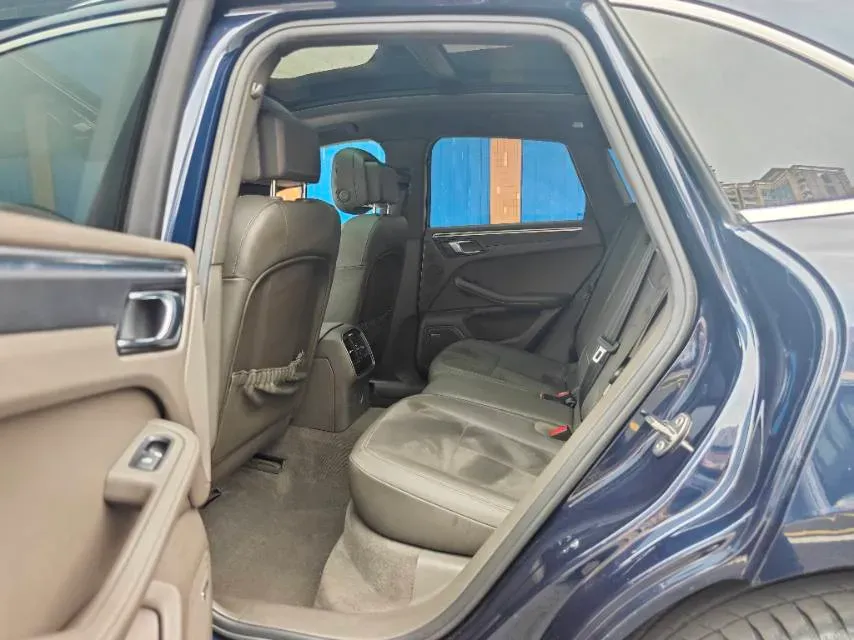 2017 Porsche Macan 2.0T 252HP L4 7DCT,autocango,china used car exporter,china ev exporter,chinese used car exporter,chinese used ev exporter