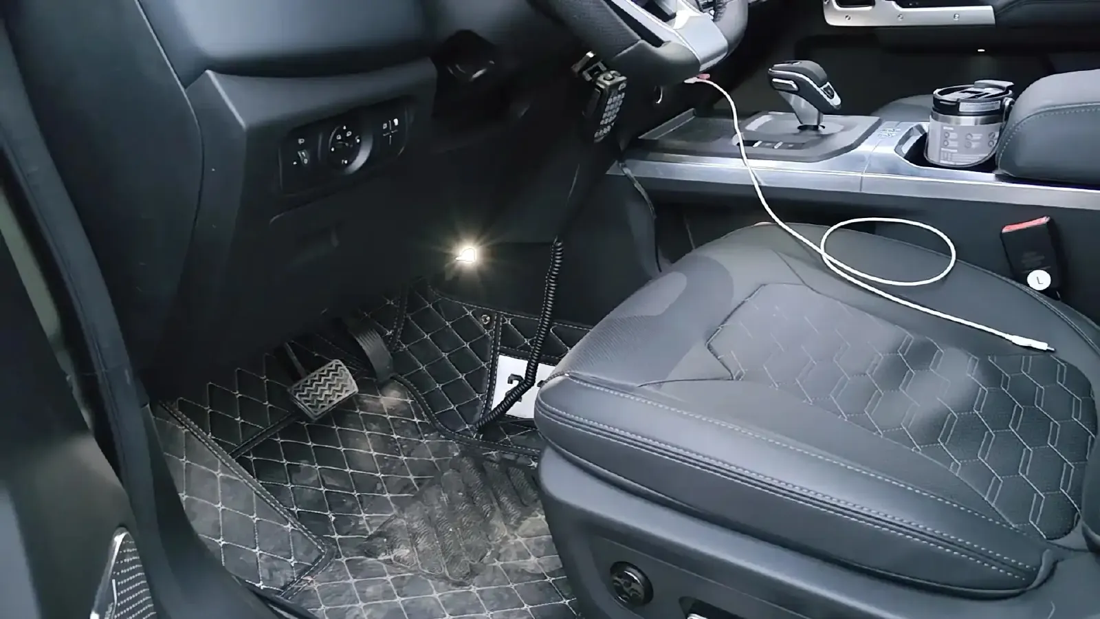 2024 212 212 T01 2.0T 252HP L4 8AT,autocango,china used car exporter,china ev exporter,chinese used car exporter,chinese used ev exporter