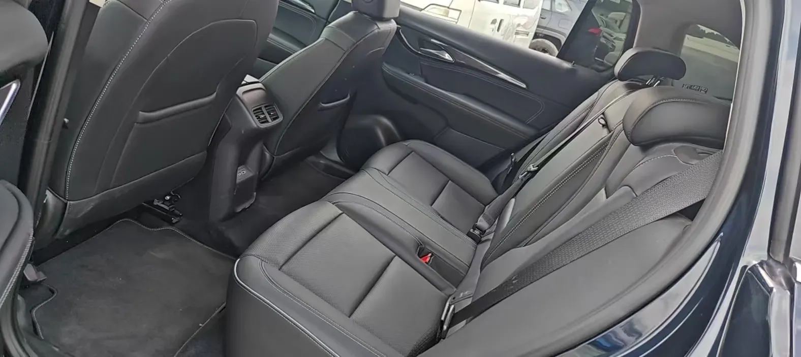 2022 Buick EnvisionPlus 2.0T 237HP L4 9AT,autocango,china used car exporter,china ev exporter,chinese used car exporter,chinese used ev exporter