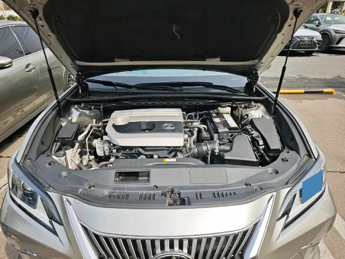 2020 Lexus ES 2.0L 173HP L4 CVT,autocango,china used car exporter,china ev exporter,chinese used car exporter,chinese used ev exporter