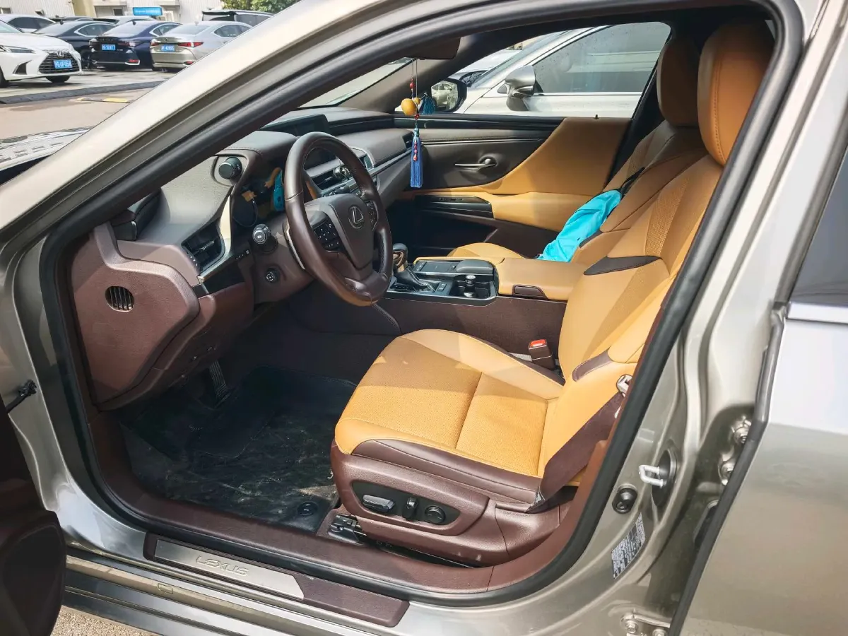 2020 Lexus ES 2.0L 173HP L4 CVT,autocango,china used car exporter,china ev exporter,chinese used car exporter,chinese used ev exporter