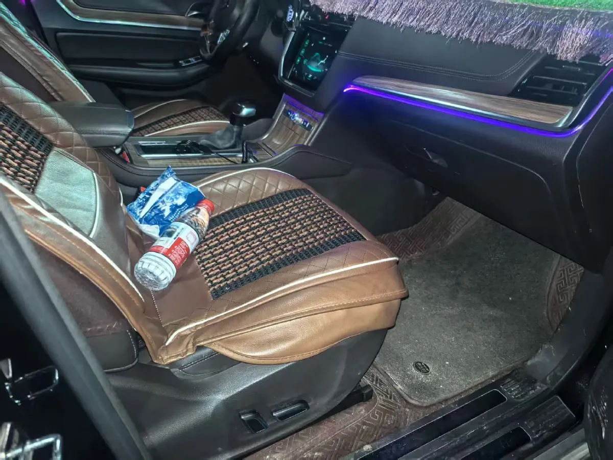 2019 Roewe RX8 2.0T 222HP L4 6AT,autocango,china used car exporter,china ev exporter,chinese used car exporter,chinese used ev exporter