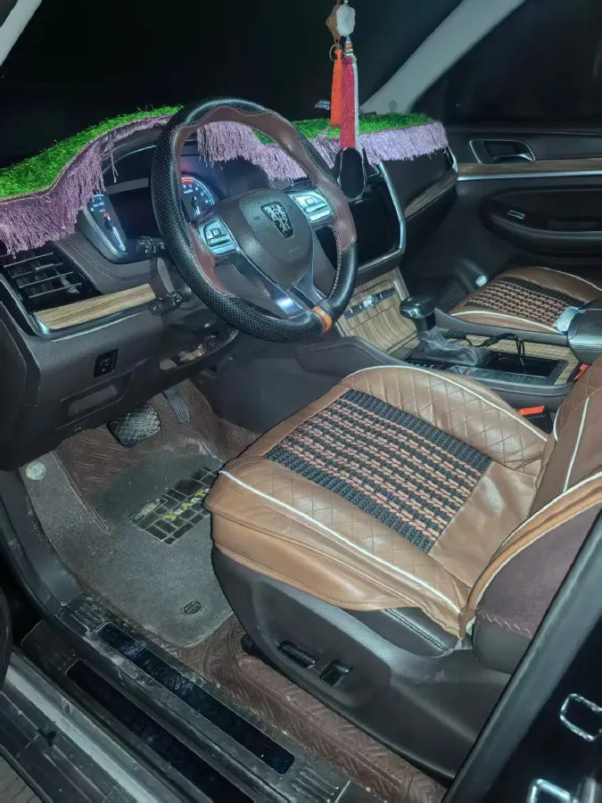 2019 Roewe RX8 2.0T 222HP L4 6AT,autocango,china used car exporter,china ev exporter,chinese used car exporter,chinese used ev exporter