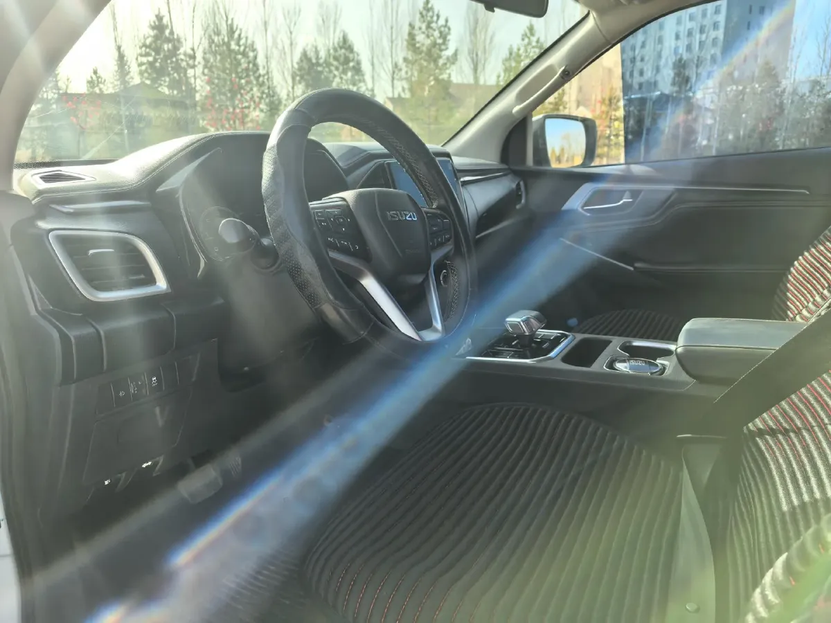 2023 Isuzu LingTuo 2.5T 150HP L4 8AT,autocango,china used car exporter,china ev exporter,chinese used car exporter,chinese used ev exporter