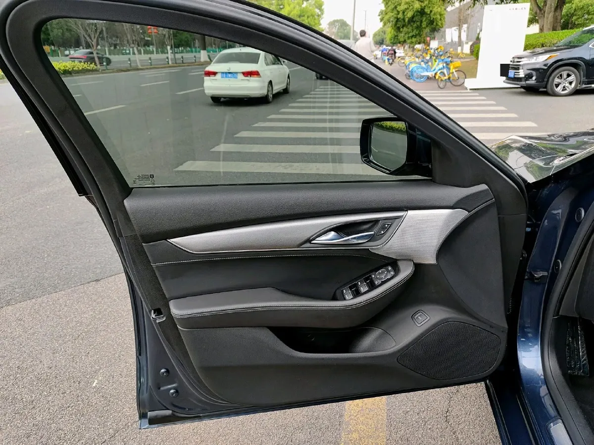 2021 Cadillac CT5 2.0T 237HP L4 10AT,autocango,china used car exporter,china ev exporter,chinese used car exporter,chinese used ev exporter