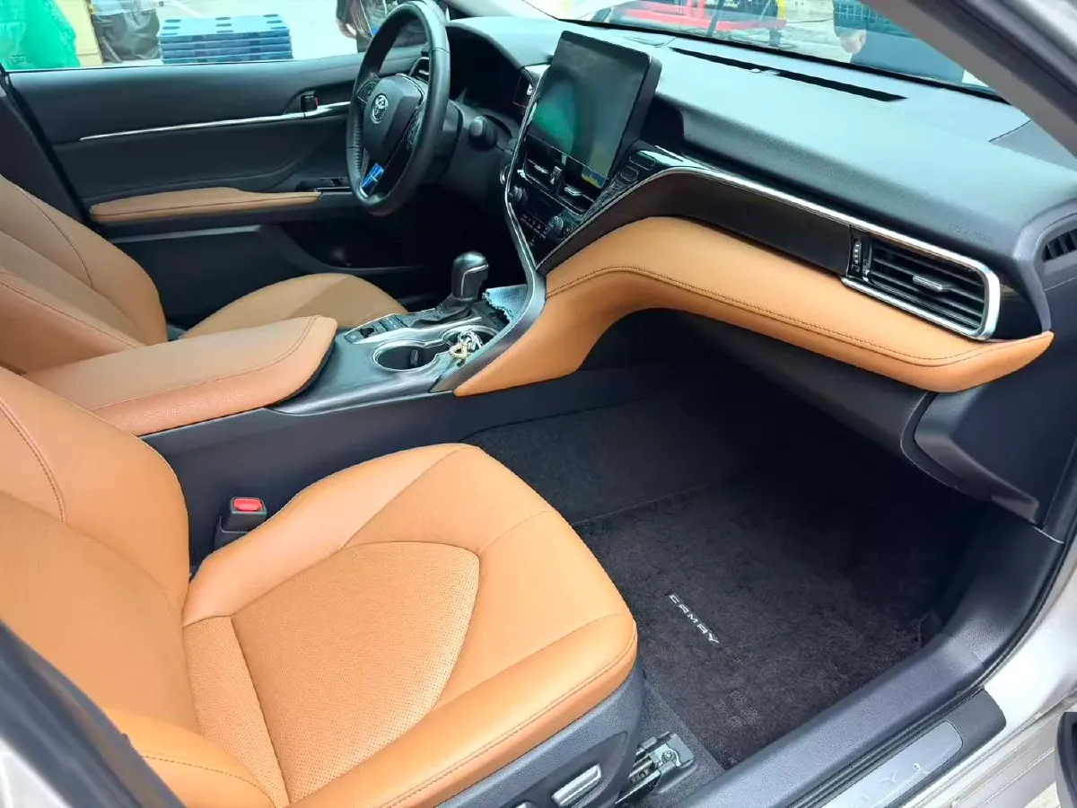 2021 Toyota Camry 2.5L 209HP L4 8AT,autocango,china used car exporter,china ev exporter,chinese used car exporter,chinese used ev exporter