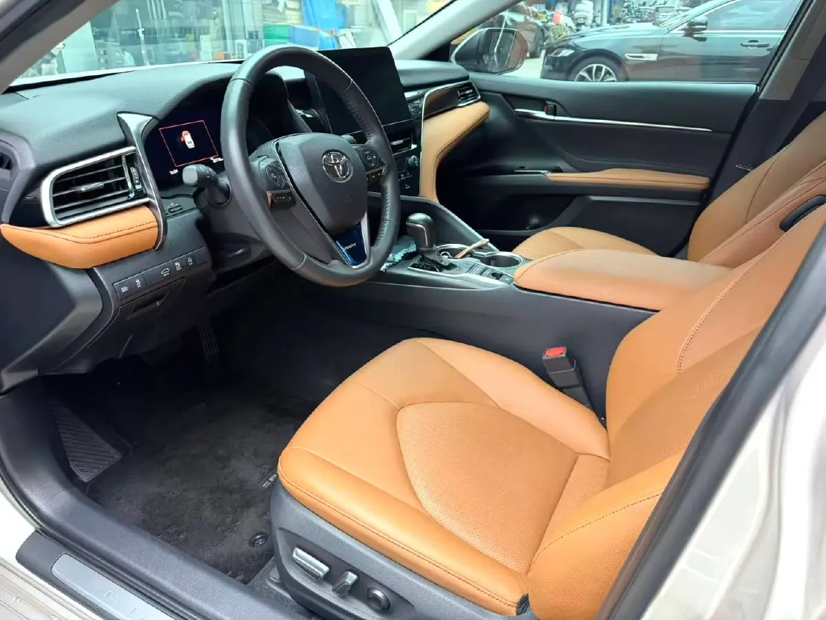 2021 Toyota Camry 2.5L 209HP L4 8AT,autocango,china used car exporter,china ev exporter,chinese used car exporter,chinese used ev exporter