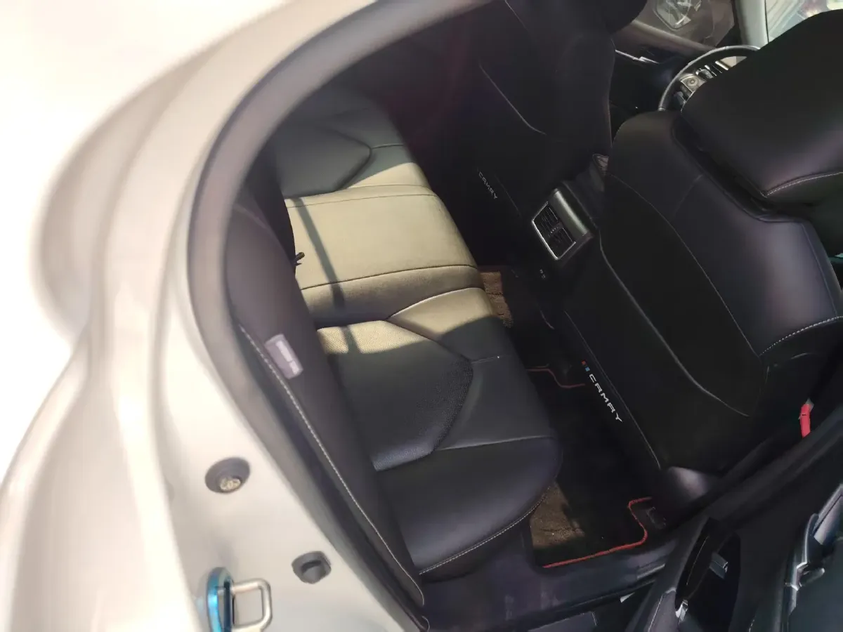 2021 Toyota Camry 2.5L 209HP L4 8AT,autocango,china used car exporter,china ev exporter,chinese used car exporter,chinese used ev exporter