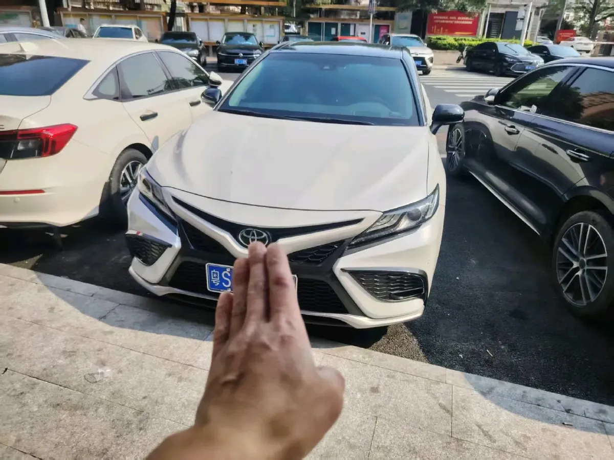 2021 Toyota Camry 2.5L 209HP L4 8AT,autocango,china used car exporter,china ev exporter,chinese used car exporter,chinese used ev exporter