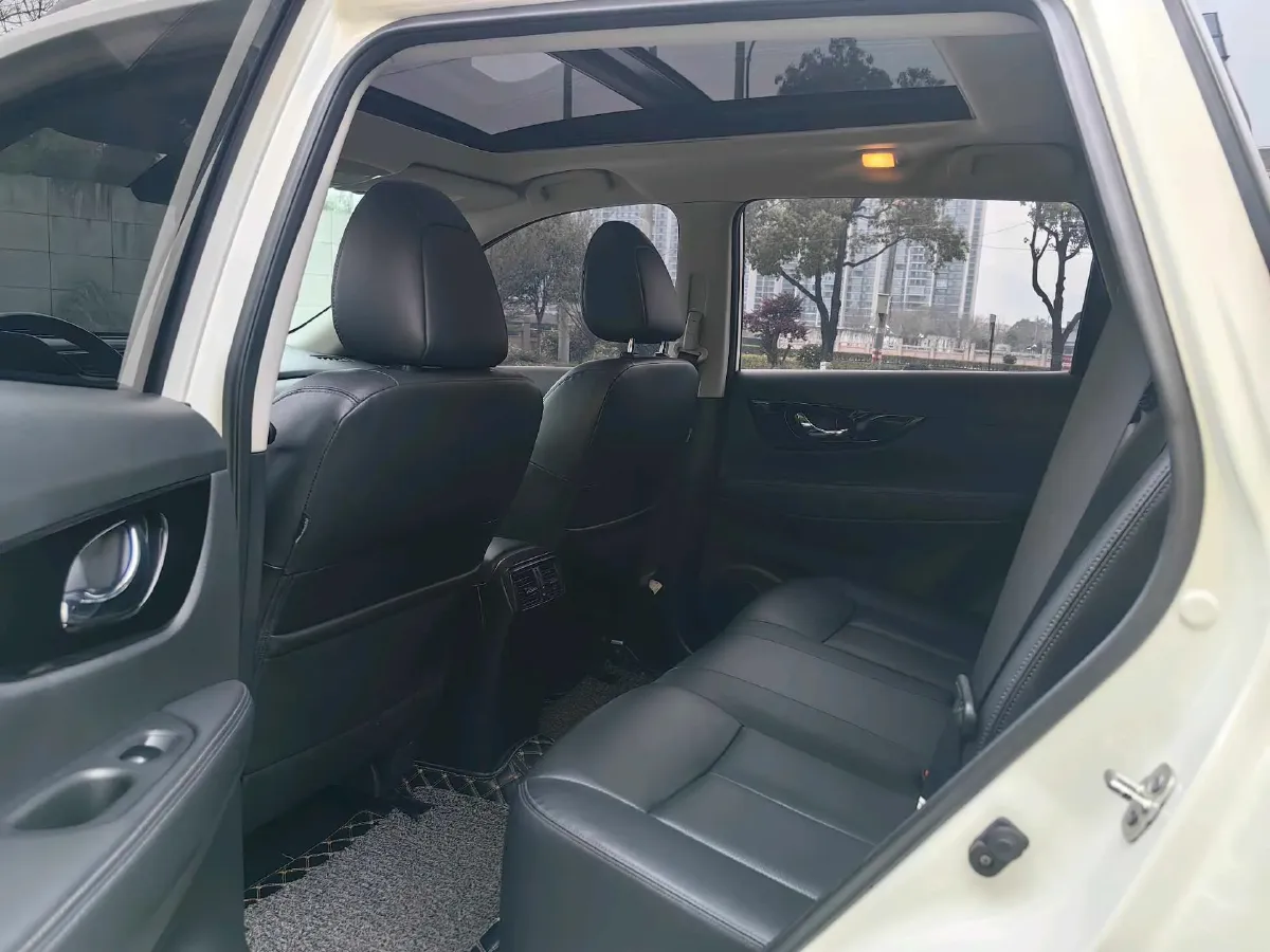 2021 Nissan X-Trail 2.0L 151HP L4 CVT,autocango,china used car exporter,china ev exporter,chinese used car exporter,chinese used ev exporter