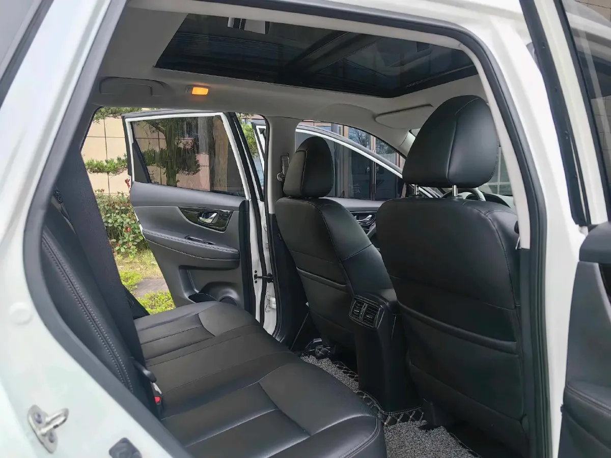 2021 Nissan X-Trail 2.0L 151HP L4 CVT,autocango,china used car exporter,china ev exporter,chinese used car exporter,chinese used ev exporter