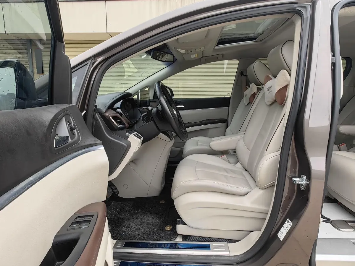 2021 Buick GL8 2.0T 237HP L4 9AT,autocango,china used car exporter,china ev exporter,chinese used car exporter,chinese used ev exporter