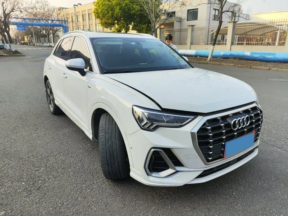 2022 Audi Q3 1.4T 150HP L4 7DCT,autocango,china used car exporter,china ev exporter,chinese used car exporter,chinese used ev exporter