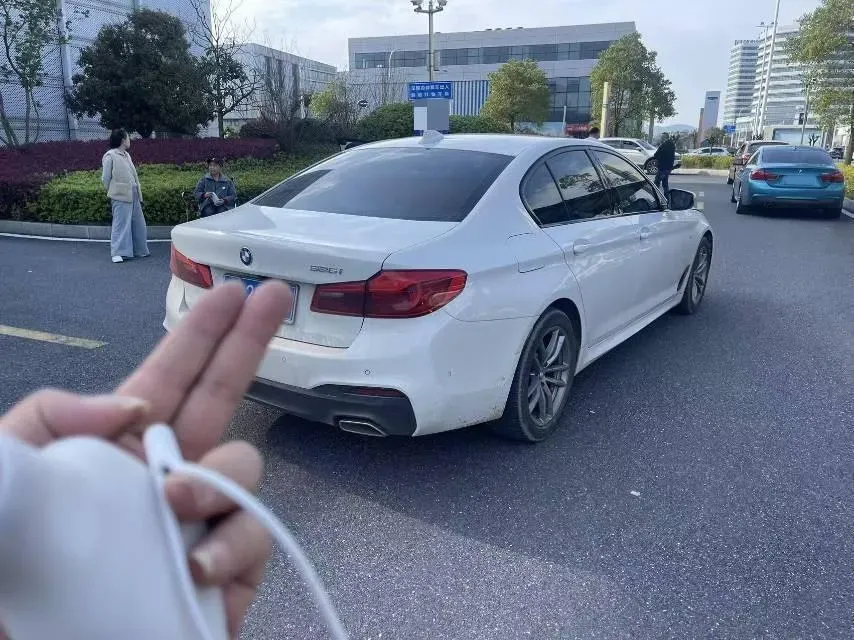 2020 BMW 5 Series 2.0T 184HP L4 8AT,autocango,china used car exporter,china ev exporter,chinese used car exporter,chinese used ev exporter
