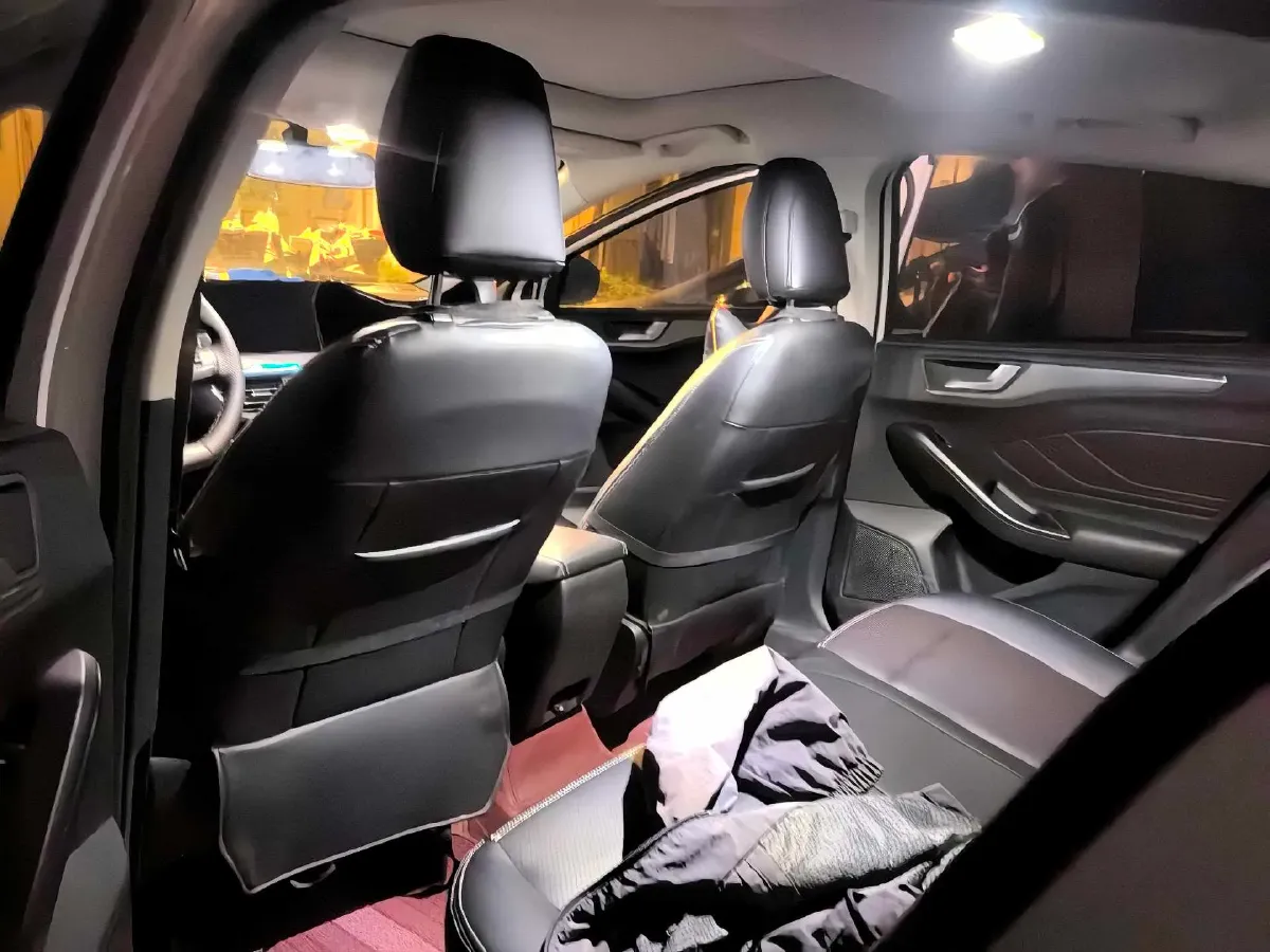 2021 Ford Focus 1.5L 122HP L3 6AT,autocango,china used car exporter,china ev exporter,chinese used car exporter,chinese used ev exporter