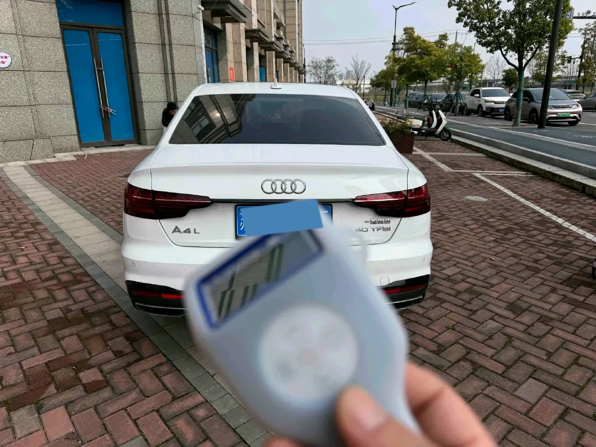 2022 Audi A4L 2.0T 190HP L4 7DCT,autocango,china used car exporter,china ev exporter,chinese used car exporter,chinese used ev exporter