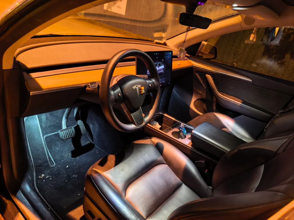 2022 Tesla Model Y BEV 60KWH,autocango,china used car exporter,china ev exporter,chinese used car exporter,chinese used ev exporter