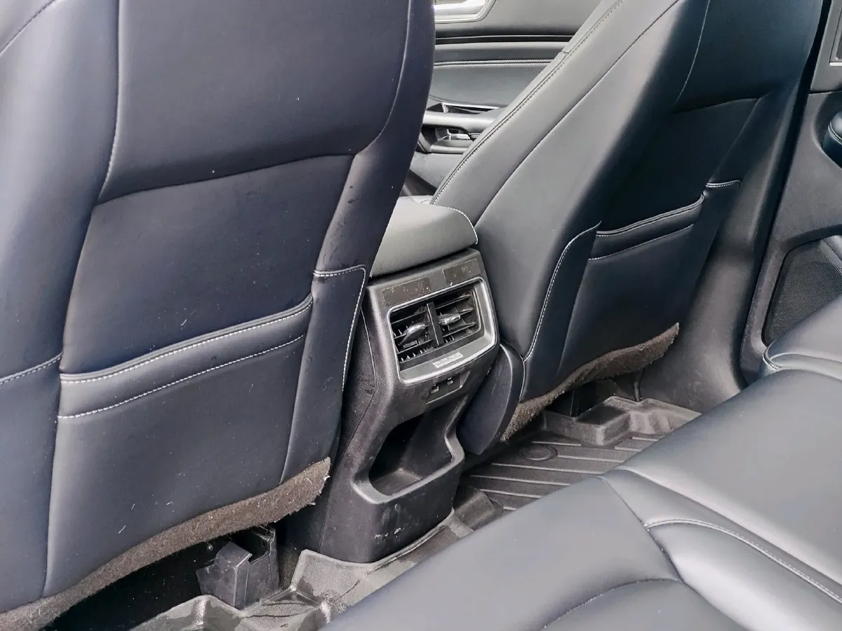 2021 Ford Edge 2.0T 245HP L4 8AT,autocango,china used car exporter,china ev exporter,chinese used car exporter,chinese used ev exporter