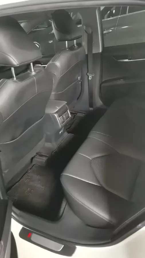 2021 Toyota Camry 2.5L 209HP L4 8AT,autocango,china used car exporter,china ev exporter,chinese used car exporter,chinese used ev exporter