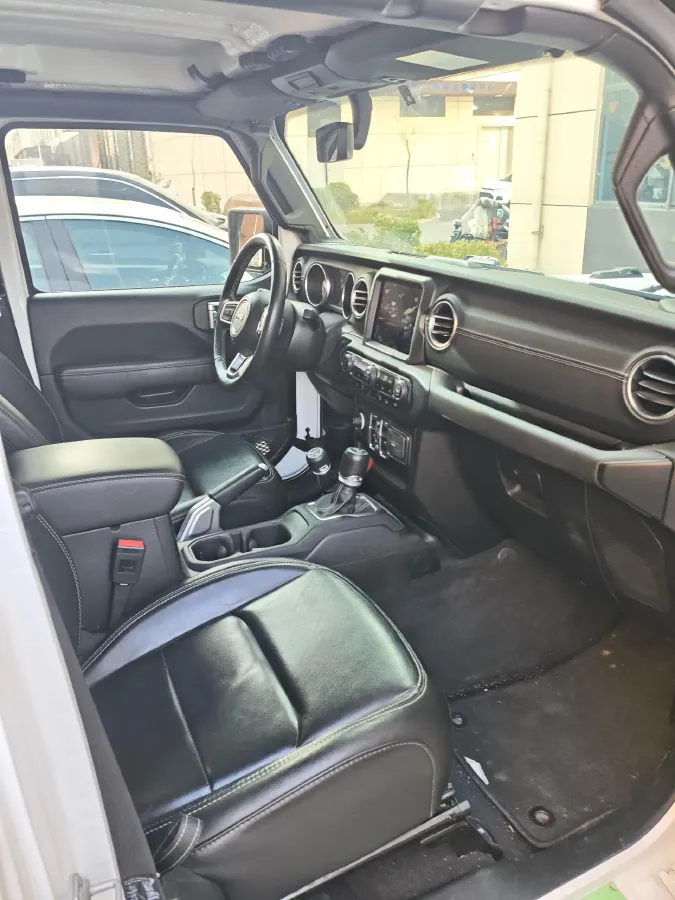 2021 Jeep Wrangler 2.0T 266HP L4 8AT PHEV 17KWH,autocango,china used car exporter,china ev exporter,chinese used car exporter,chinese used ev exporter