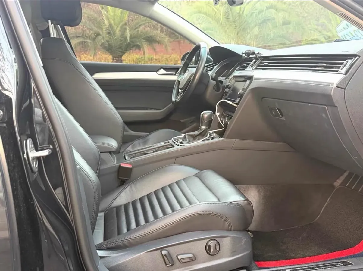 2018 Volkswagen Magotan 1.8T 180HP L4 7DCT,autocango,china used car exporter,china ev exporter,chinese used car exporter,chinese used ev exporter