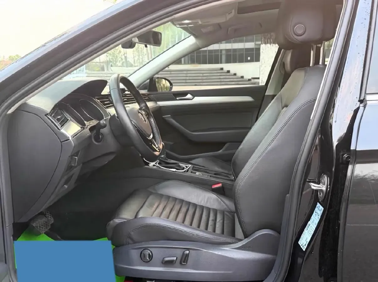 2018 Volkswagen Magotan 1.8T 180HP L4 7DCT,autocango,china used car exporter,china ev exporter,chinese used car exporter,chinese used ev exporter