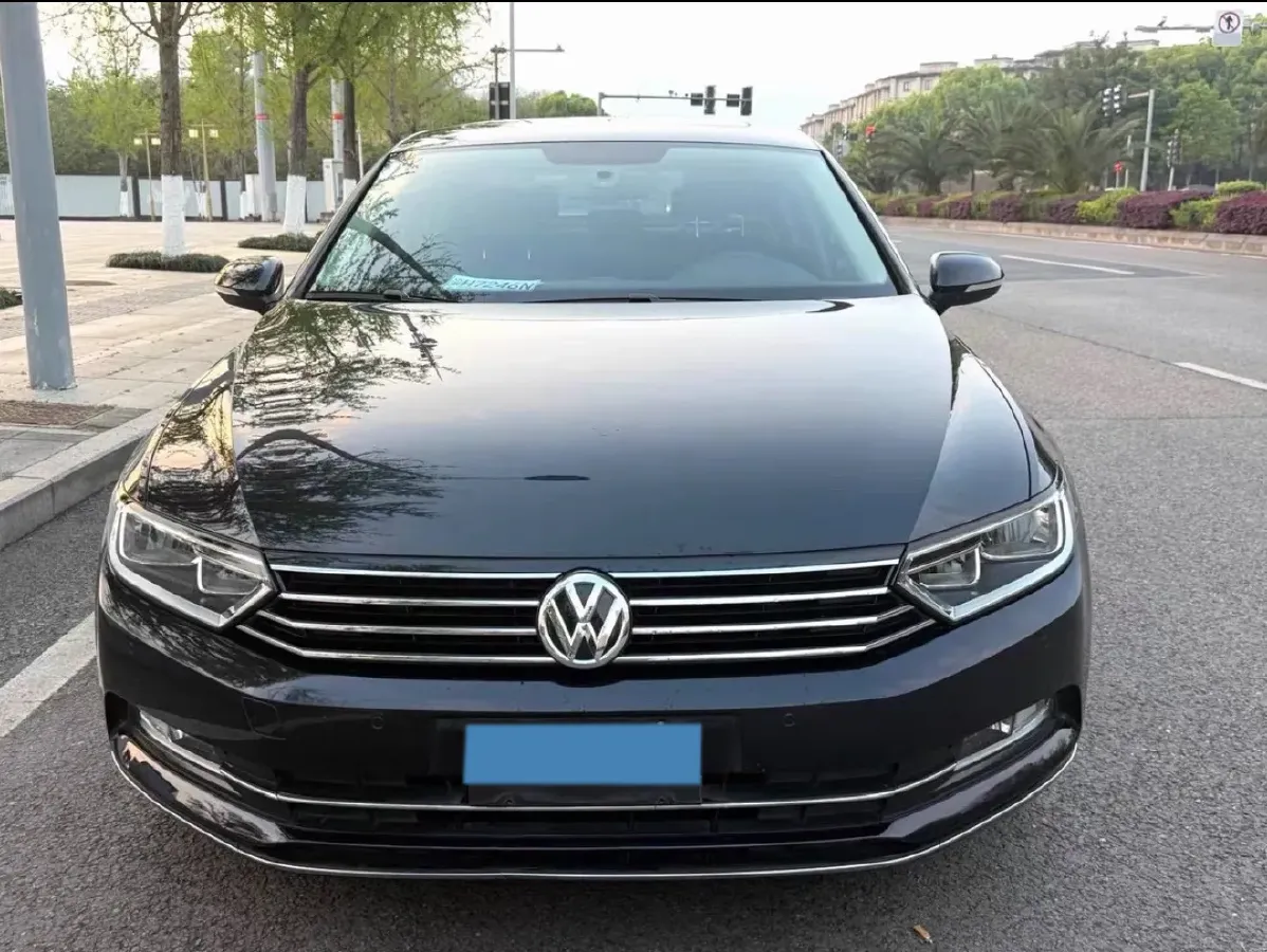 2018 Volkswagen Magotan 1.8T 180HP L4 7DCT,autocango,china used car exporter,china ev exporter,chinese used car exporter,chinese used ev exporter