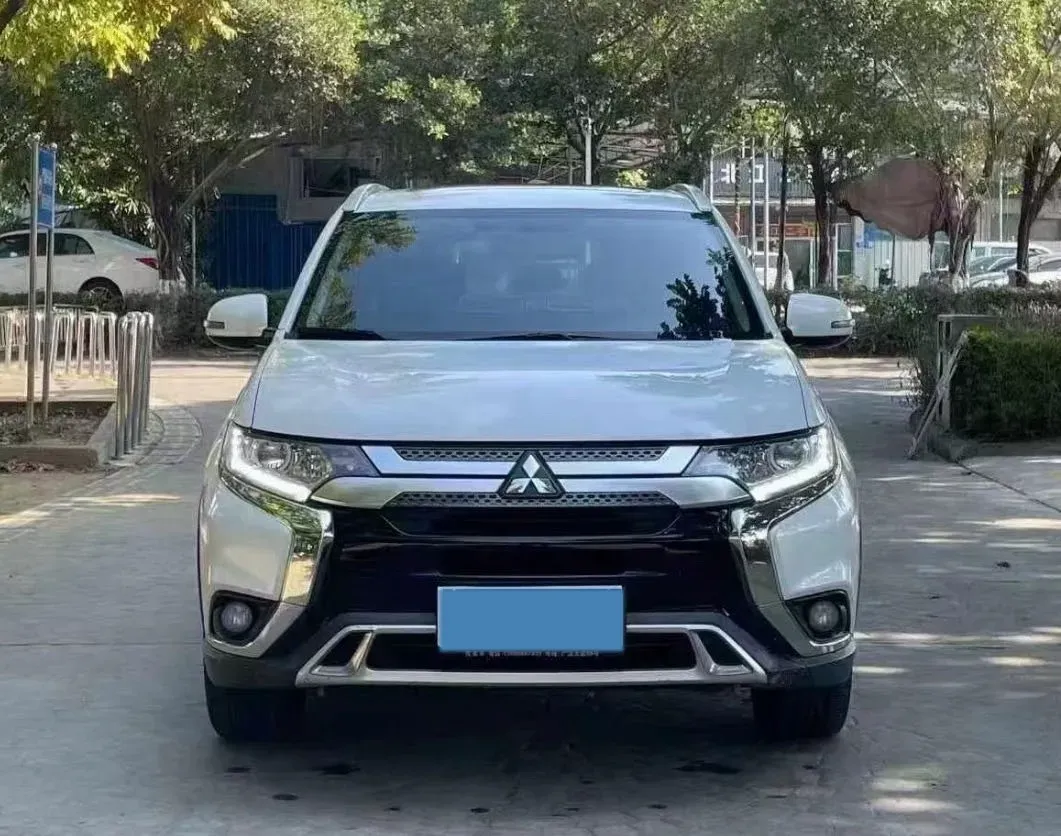 2020 Mitsubishi Outlander 2.0L 166HP L4 CVT,autocango,china used car exporter,china ev exporter,chinese used car exporter,chinese used ev exporter