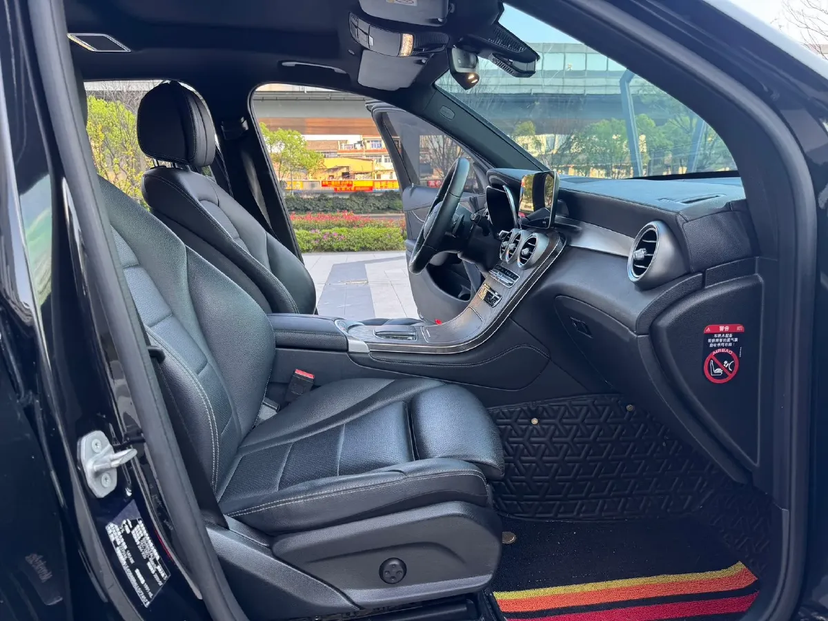 2020 Mercedes-Benz GLC Class 2.0T 197HP L4 9AT,autocango,china used car exporter,china ev exporter,chinese used car exporter,chinese used ev exporter