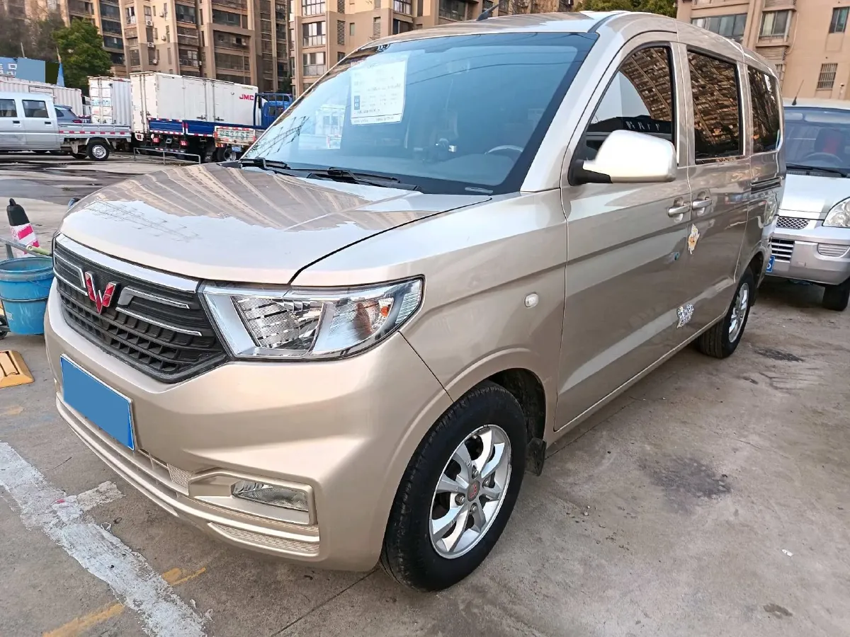 2019 WuLing HongGuang V 1.5L 99HP L4 6MT,autocango,china used car exporter,china ev exporter,chinese used car exporter,chinese used ev exporter