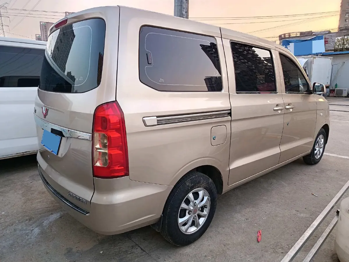 2019 WuLing HongGuang V 1.5L 99HP L4 6MT,autocango,china used car exporter,china ev exporter,chinese used car exporter,chinese used ev exporter