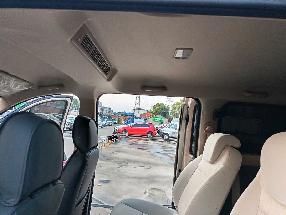 2019 WuLing HongGuang V 1.5L 99HP L4 6MT,autocango,china used car exporter,china ev exporter,chinese used car exporter,chinese used ev exporter