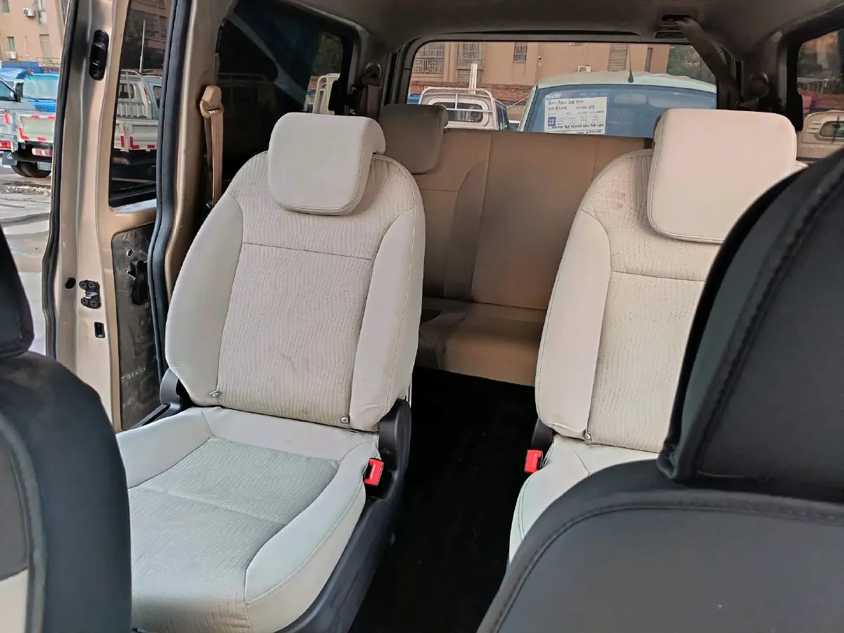 2019 WuLing HongGuang V 1.5L 99HP L4 6MT,autocango,china used car exporter,china ev exporter,chinese used car exporter,chinese used ev exporter