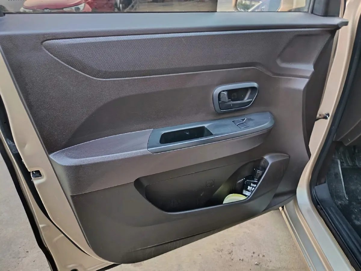 2019 WuLing HongGuang V 1.5L 99HP L4 6MT,autocango,china used car exporter,china ev exporter,chinese used car exporter,chinese used ev exporter