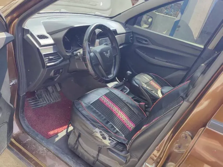 2019 WuLing HongGuang 1.5L 99HP L4 6MT,autocango,china used car exporter,china ev exporter,chinese used car exporter,chinese used ev exporter