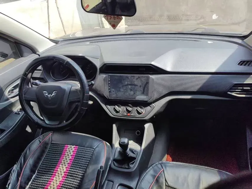 2019 WuLing HongGuang 1.5L 99HP L4 6MT,autocango,china used car exporter,china ev exporter,chinese used car exporter,chinese used ev exporter