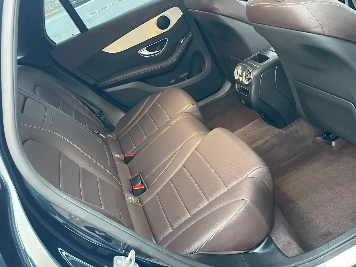 2022 Mercedes-Benz GLC Class 2.0T 197HP L4 9AT,autocango,china used car exporter,china ev exporter,chinese used car exporter,chinese used ev exporter