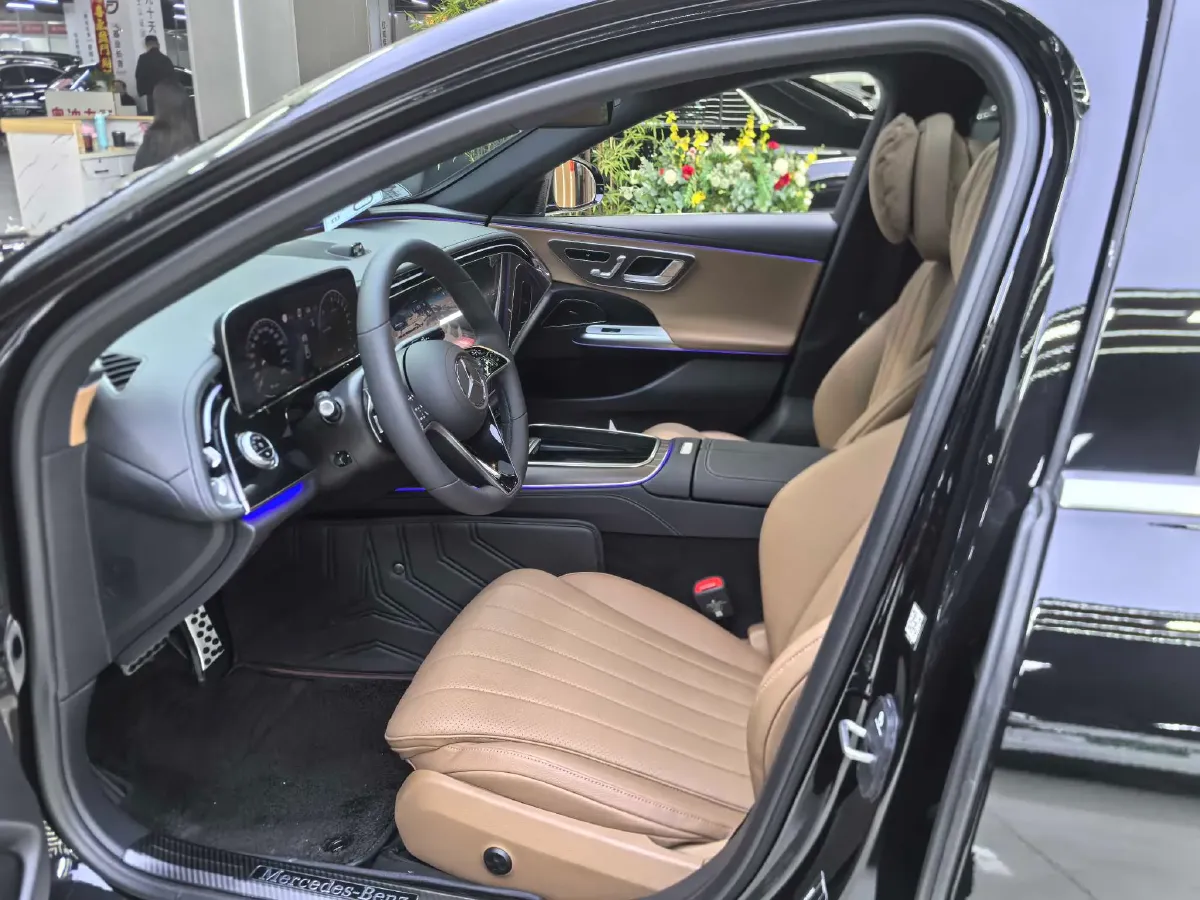2024 Mercedes-Benz E Class 2.0T 204HP L4 9AT PHEV 25.4KWH,autocango,china used car exporter,china ev exporter,chinese used car exporter,chinese used ev exporter