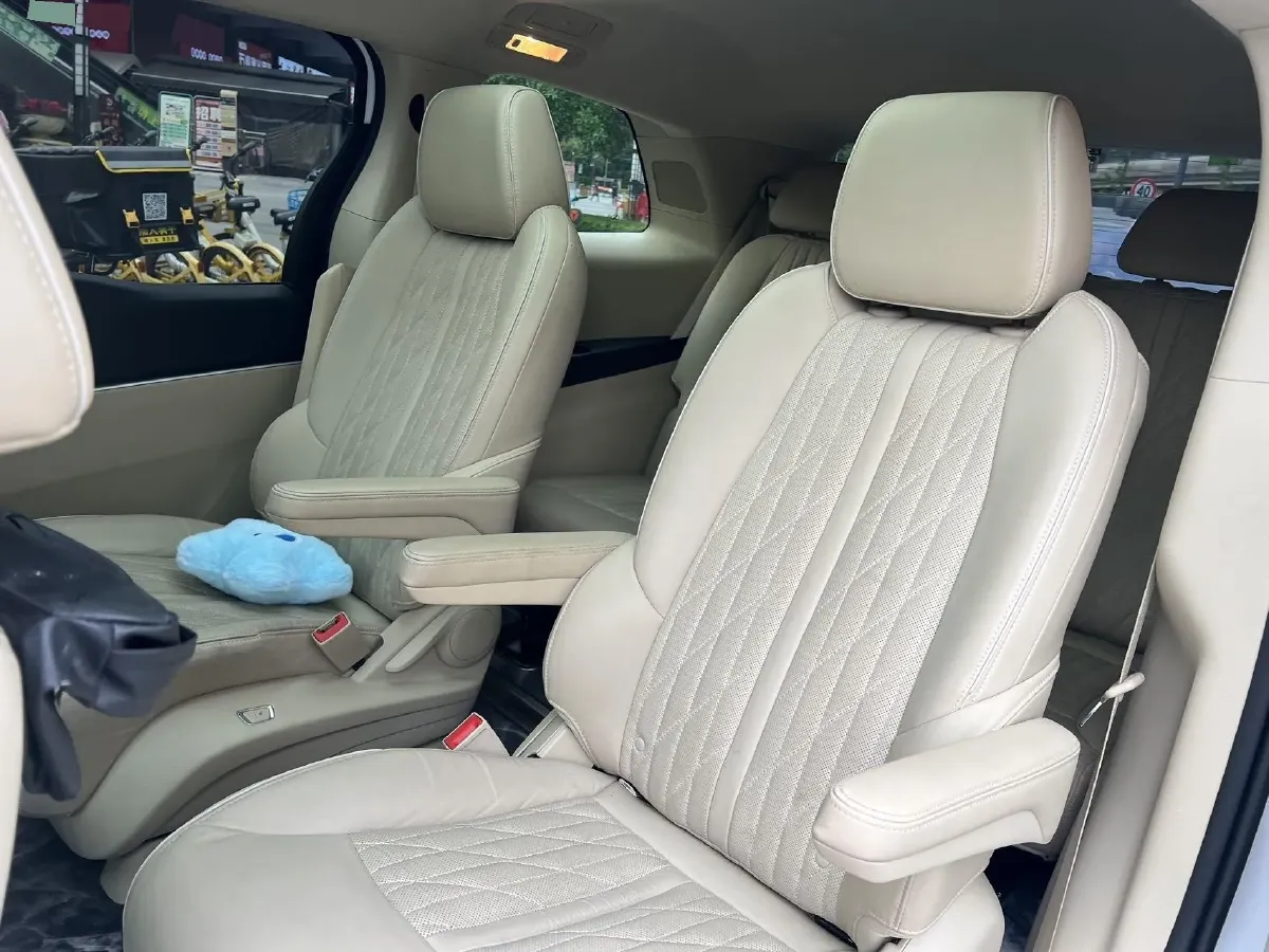 2023 Buick GL8 2.0T 237HP L4 9AT,autocango,china used car exporter,china ev exporter,chinese used car exporter,chinese used ev exporter