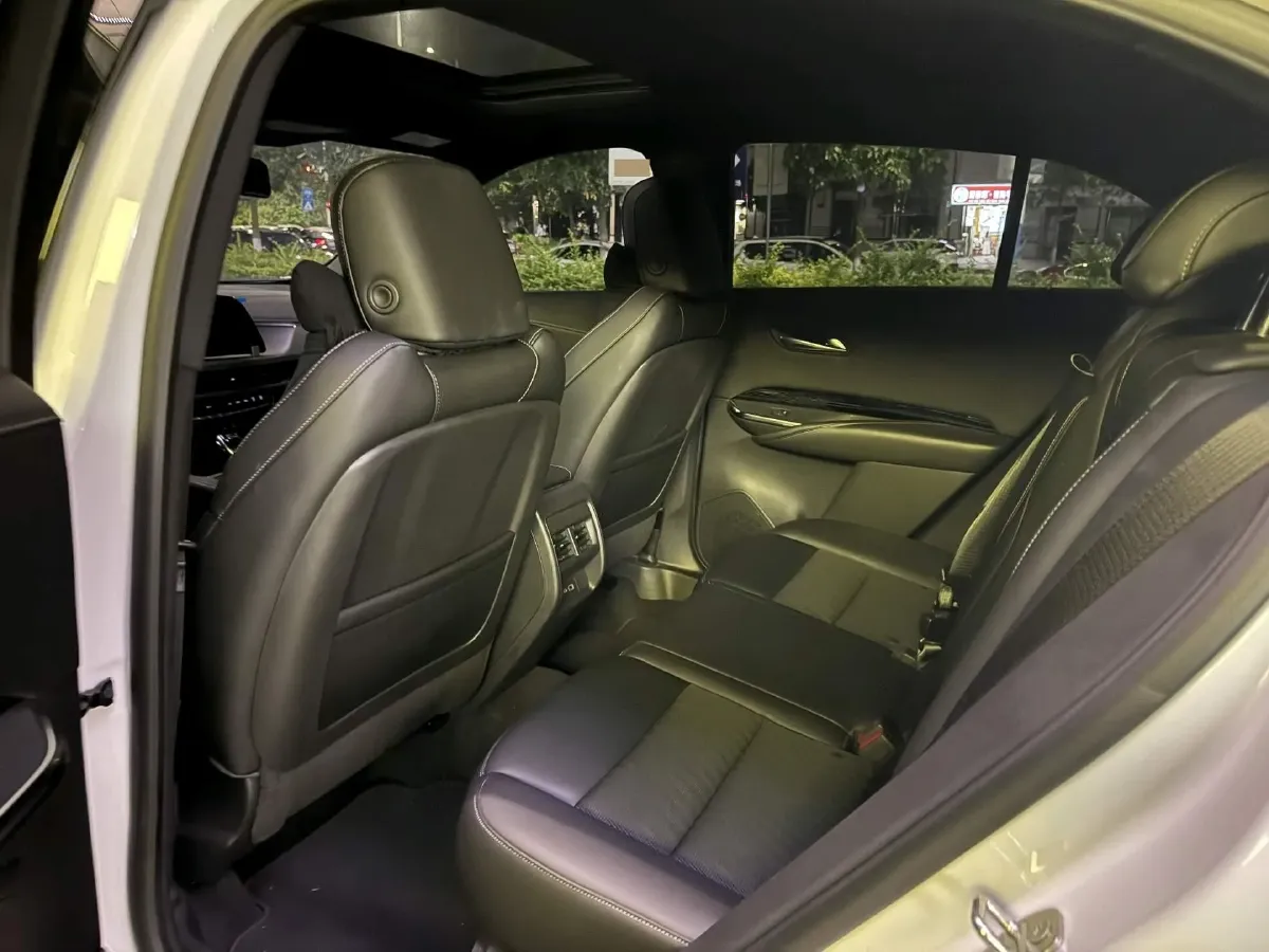 2024 Cadillac XT4 1.5T 211HP L4 9AT,autocango,china used car exporter,china ev exporter,chinese used car exporter,chinese used ev exporter