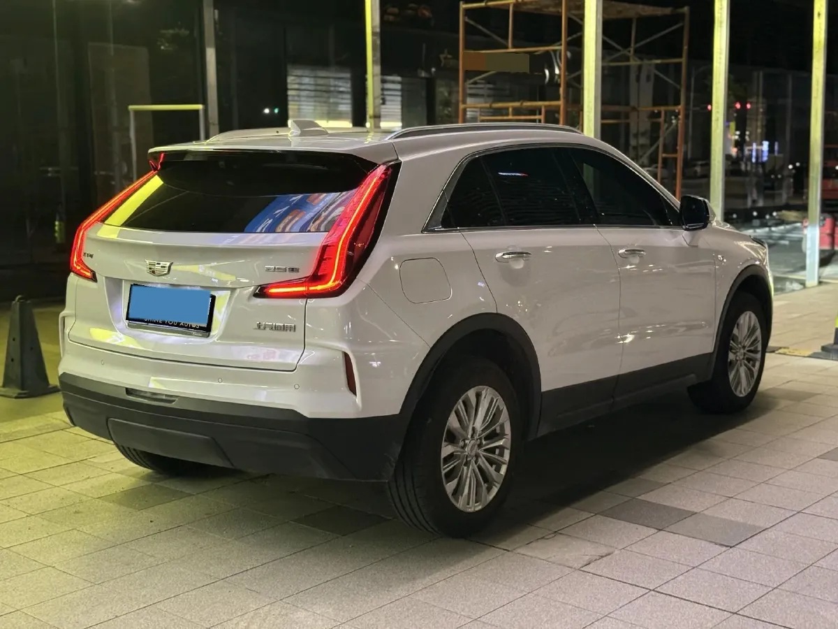 2024 Cadillac XT4 1.5T 211HP L4 9AT,autocango,china used car exporter,china ev exporter,chinese used car exporter,chinese used ev exporter